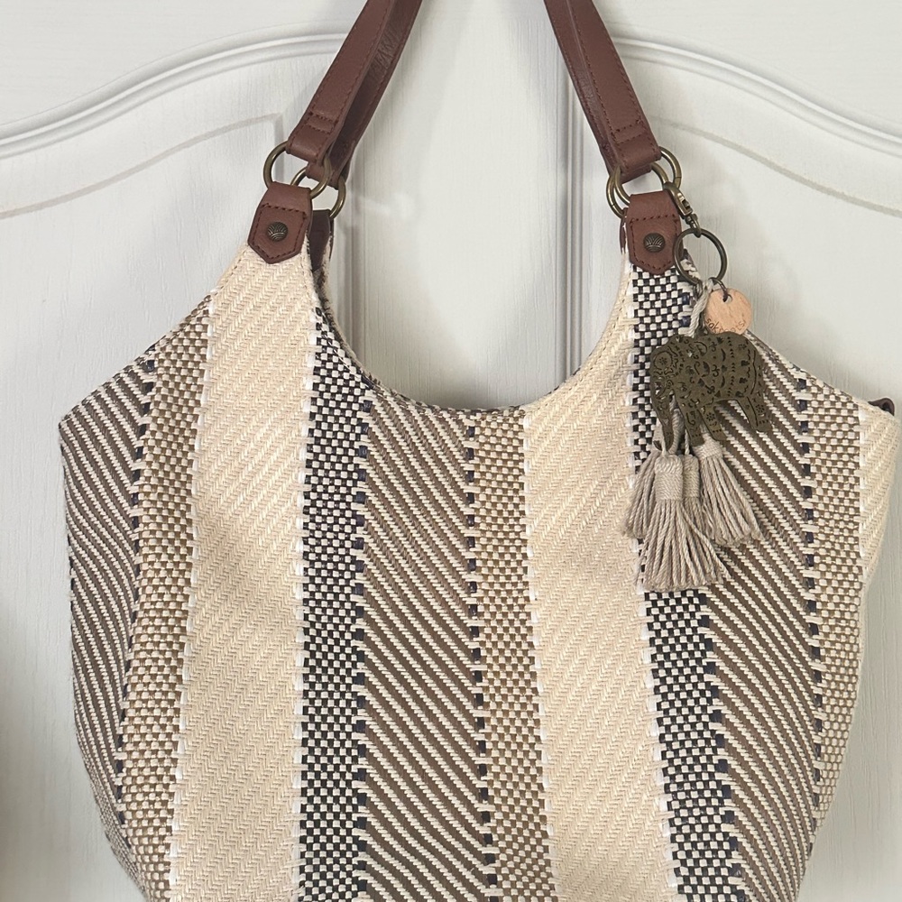 Sakroots Roma Cream & Brown Woven Tote Bag with elephant Tassel Charm beautiful